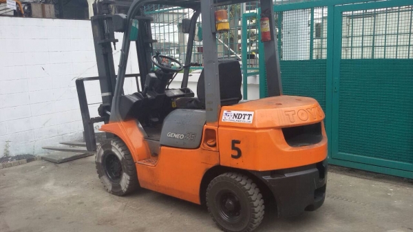 ฟอร์คลิฟต์ 2.5 ตัน Toyota 02-7FD25#7FD25-21537 Forklift นำเข้าจากญ๊่ปุ่น. สนใจโทร. 080-6565422 (หนิง)