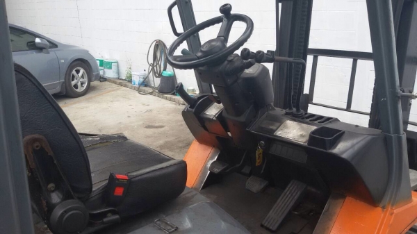 ฟอร์คลิฟต์ 2.5 ตัน Toyota 02-7FD25#7FD25-21537 Forklift นำเข้าจากญ๊่ปุ่น. สนใจโทร. 080-6565422 (หนิง)