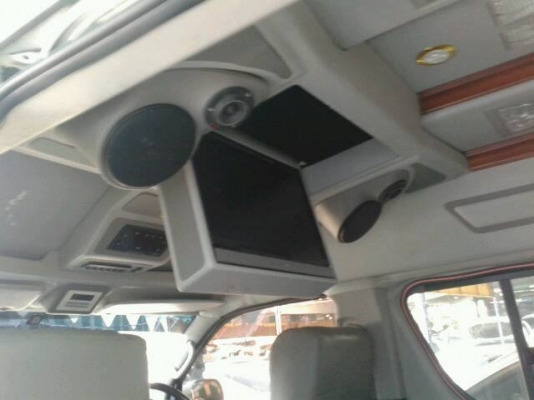 ขายรถตู้  TOYOTA. COMMUTER. D4D ปี  2013 แต่งวีไอแต่งวีไอพีเต็ม ราคา. 799,000 บาท