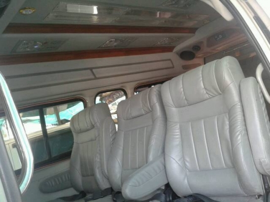 ขายรถตู้  TOYOTA. COMMUTER. D4D ปี  2013 แต่งวีไอแต่งวีไอพีเต็ม ราคา. 799,000 บาท