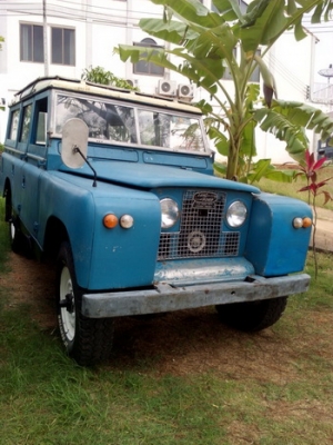 LAND ROVER เครื่องดีเซล มีเกียร์ 4X4 มีทะเบียน LAND ROVER เครื่องดีเซล มีเกียร์ 4X4 มีทะเบียน