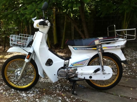 โกดังรถโบราณ c70 c90c100ดรีมคุรุสภาสีขาว รถโอสคูลold school ราคาโรงงาน 30กว่าคันที่รองรับ โกดังรถโบราณ c70 c90c100ดรีมคุรุสภาสีขาว รถโอสคูลold school ราคาโรงงาน 30กว่าคันที่รองรับ