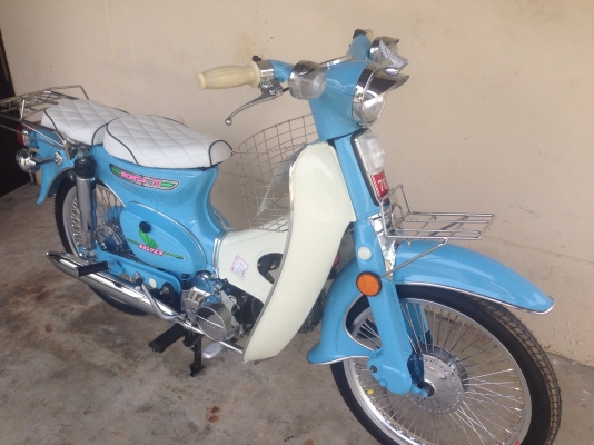 โกดังรถโบราณ c70 c90c100ดรีมคุรุสภาสีขาว รถโอสคูลold school ราคาโรงงาน 30กว่าคันที่รองรับ