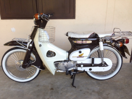 โกดังรถโบราณ c70 c90c100ดรีมคุรุสภาสีขาว รถโอสคูลold school ราคาโรงงาน 30กว่าคันที่รองรับ โกดังรถโบราณ c70 c90c100ดรีมคุรุสภาสีขาว รถโอสคูลold school ราคาโรงงาน 30กว่าคันที่รองรับ