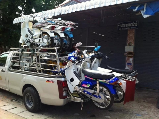 โกดังรถโบราณ c70 c90c100ดรีมคุรุสภาสีขาว รถโอสคูลold school ราคาโรงงาน 30กว่าคันที่รองรับ โกดังรถโบราณ c70 c90c100ดรีมคุรุสภาสีขาว รถโอสคูลold school ราคาโรงงาน 30กว่าคันที่รองรับ