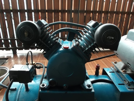 ปั้มลม 100-120 L ใช้งานได้ปกติ มอเตอร์ 1 แรง เสียงเครืองนิ่มๆ 7000