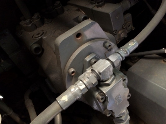 Sumitomo SH120-3 ใบแทร็ค 700mm 5502 ชม. ถึงไทยแล้วครับ ไม่แพง