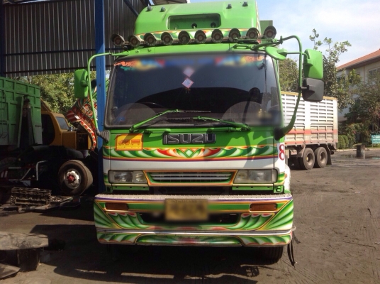 ขายรถสิบล้อหัวแชสซี ISUZU เครื่อง 240 แรง 2 เพลา เกียร์ฟูลเลอร์ มีระบบลากพ่วง แชสซี jumboใหญ่ ไม่ให้กระบะดัมพ์