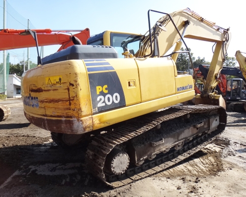 KOMATSU PC200-8 KOMATSU PC200-8