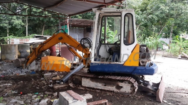 รถแบคโฮ  Komatsu PC20 รุ่น5 ให้รถลาก+ปากคีบ+บุ่นกี๋