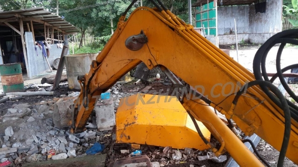 รถแบคโฮ Komatsu PC20 รุ่น5 ให้รถลาก+ปากคีบ+บุ่นกี๋ รถแบคโฮ Komatsu PC20 รุ่น5 ให้รถลาก+ปากคีบ+บุ่นกี๋