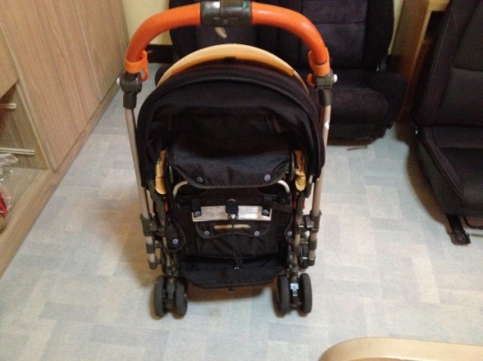 รถเข็นเด็ก COMBI ของมาจากญี่ปุ่นสภาพตามรูปครับ รถเข็นเด็ก COMBI ของมาจากญี่ปุ่นสภาพตามรูปครับ