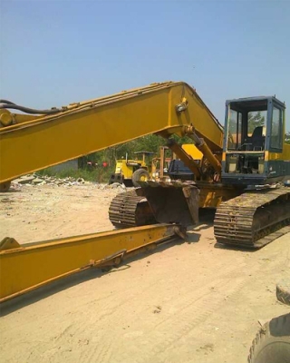 KOMATSU PC220LC-3