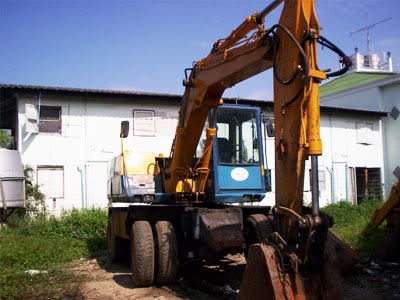 KOMATSU PW100-3A