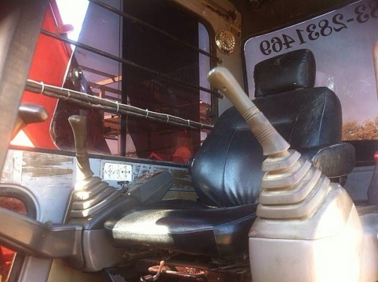 แบ็คโฮ ฮิตาชื EX-100-2 สภาพดีไฟฟ้าอุปกรณ์ครบทุกระบบ พร้อมใช้งาน เอกสาร สัณญาซื้อขาย