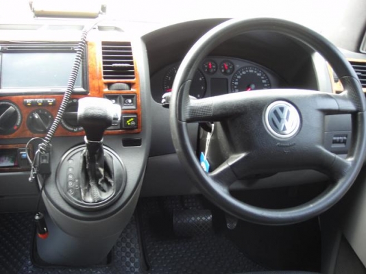 .......ขาย รถตู้โฟล์ค T5 VIP เครื่องVR6 สภาพเดิมๆไม่เคยทำสีวิ่งมา 4หมื่น .....