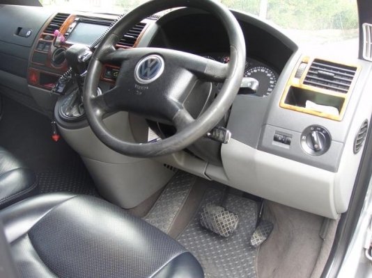 .......ขาย รถตู้โฟล์ค T5 VIP เครื่องVR6 สภาพเดิมๆไม่เคยทำสีวิ่งมา 4หมื่น .....