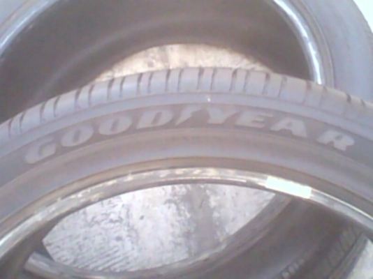 ขายยาง 245/45/20 ปี 11 made in usa คู่ 1500  บาท