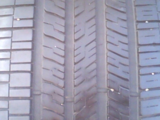 ขายยาง 245/45/20 ปี 11 made in usa คู่ 1500  บาท