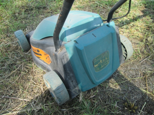 เครื่องตัดหญ้ารถเข็นมือสอง black decker