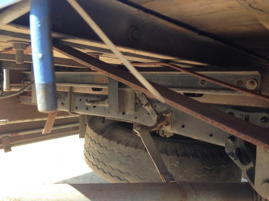 ISUZU NPR ปี 2548 ยาว 5 เมตร เครื่อง 130 แรงเทอร์โบ กะบะคาโก้ คอกเหล็กแป๊ปน้ำ ISUZU NPR ปี 2548 ยาว 5 เมตร เครื่อง 130 แรงเทอร์โบ กะบะคาโก้ คอกเหล็กแป๊ปน้ำ