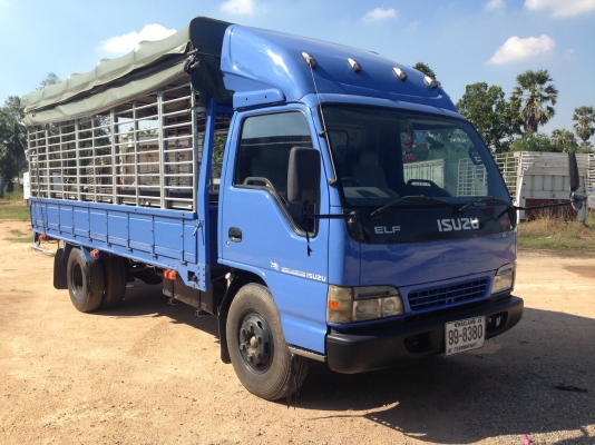 ISUZU NPR ปี 2548 ยาว 5 เมตร เครื่อง 130 แรงเทอร์โบ กะบะคาโก้ คอกเหล็กแป๊ปน้ำ