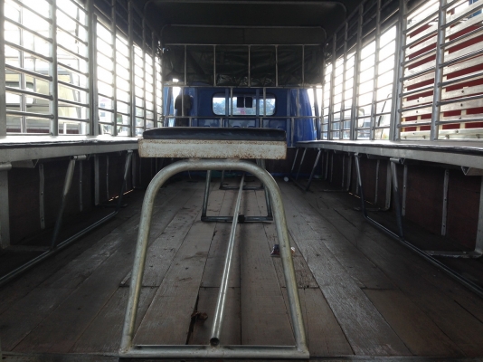 ISUZU NPR ปี 2548 ยาว 5 เมตร เครื่อง 130 แรงเทอร์โบ กะบะคาโก้ คอกเหล็กแป๊ปน้ำ ISUZU NPR ปี 2548 ยาว 5 เมตร เครื่อง 130 แรงเทอร์โบ กะบะคาโก้ คอกเหล็กแป๊ปน้ำ