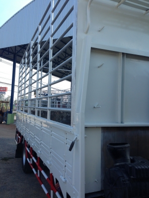 ISUZU FRR 210 ปี 2554 ยาว 5.60 เมตร เครื่อง 210 แรง