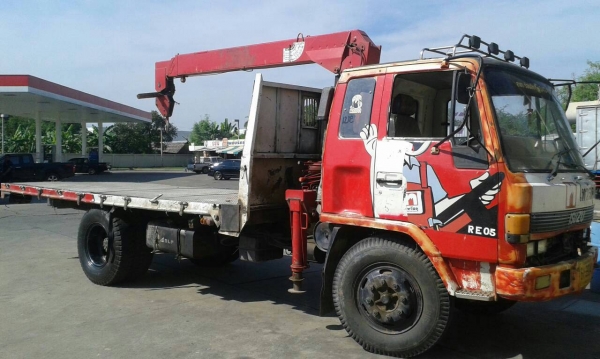 ขายรถบรรทุก 6 ล้อพื้นเรียบติดเครน ISUZU FSR 165 แรงม้า ติดเครน UNIC 3 ตัน ยาง 900 พื้นยาว 5 เมตร ราคา 430000