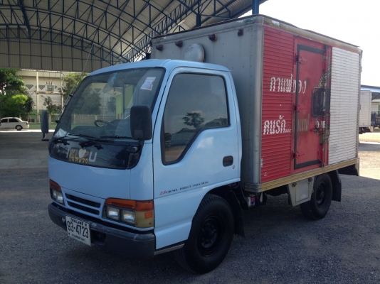 ISUZU NKR หัวการ์ตูน 4 ล้อ ยาว 3.10 เมตร รถออกห้าง ปี 41 เครื่อง 88 แรง