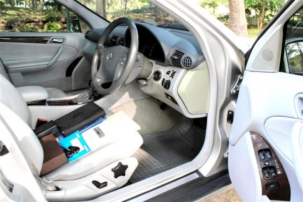 2003BENZ C180 2.0Elegance มือเดียวป้ายแดง ออกรถDaimlerChrysler Thailand