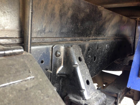 ISUZU NKR หัวน้ำเงิน 4 ล้อ ยาว 3.10 เมตร รถออกห้าง ปี 48 เครื่อง 100 แรงเทอร์โบ