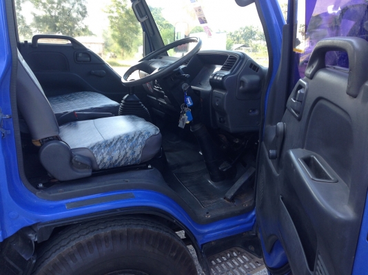 ISUZU NKR หัวน้ำเงิน 4 ล้อ ยาว 3.10 เมตร รถออกห้าง ปี 48 เครื่อง 100 แรงเทอร์โบ