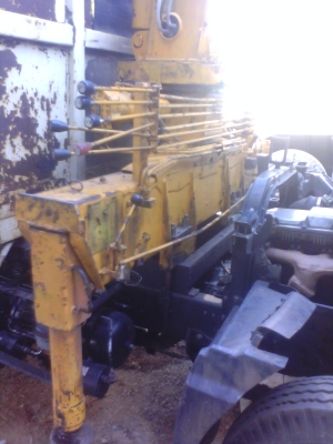 รถหกล้อดั้มเครน