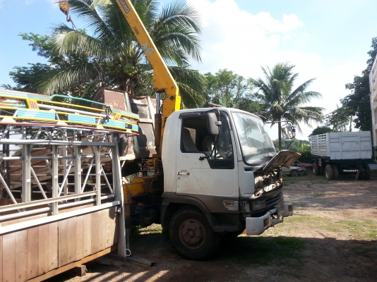 รถหกล้อดั้มเครน