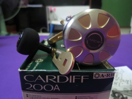 ขายรอก light jigging shimano cardiff 200A สุดคุ้มครับ