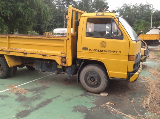 หกล้อ ประมูลจากกรมทางหลวง  NPR 115HP   4BD1