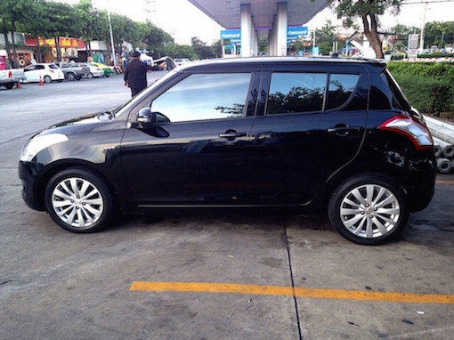 suzuki swift 1.25GLX TOP2012 สีดำ รถบ้าน มือเดียว สภาพสวย วิ่งน้อย ออกป้ายแดง มือเดียว