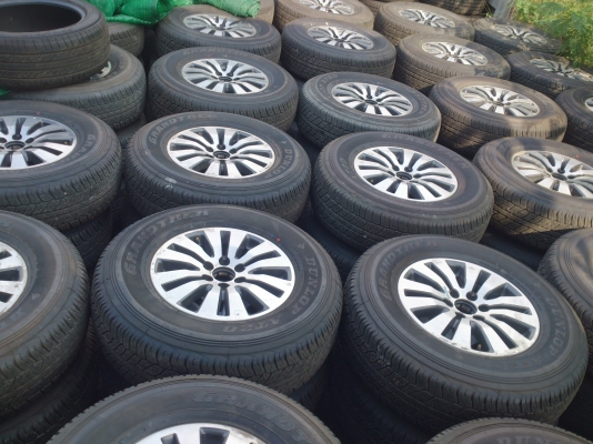 ขายแม็กยางถอดป้ายแดง NISSAN  NAVARA พร้อมยางDUNLOP 255/70R16 ปี13  ใหม่ๆชุดละ12900 ทั้งหมด 45 ชุด