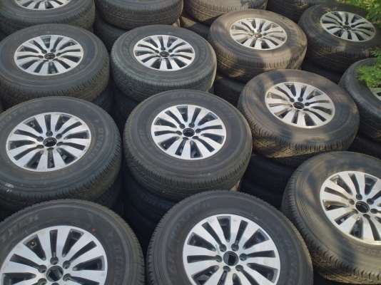 ขายแม็กยางถอดป้ายแดง NISSAN  NAVARA พร้อมยางDUNLOP 255/70R16 ปี13  ใหม่ๆชุดละ12900 ทั้งหมด 45 ชุด