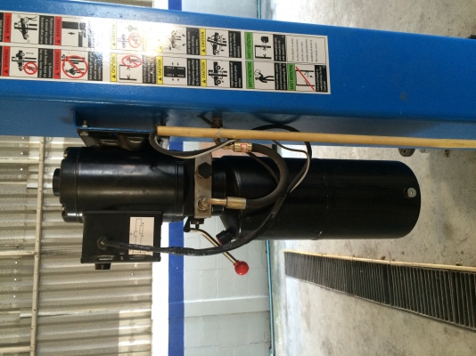 ขายฮอยยกรถขนาด3.5ตันใหม่ๆครับมี2ตัว