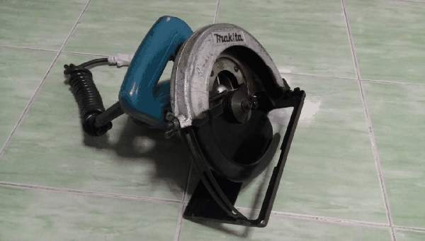 ขายเลื่อยวงเดือน7นิ้ว Makita 5806B.1050W.