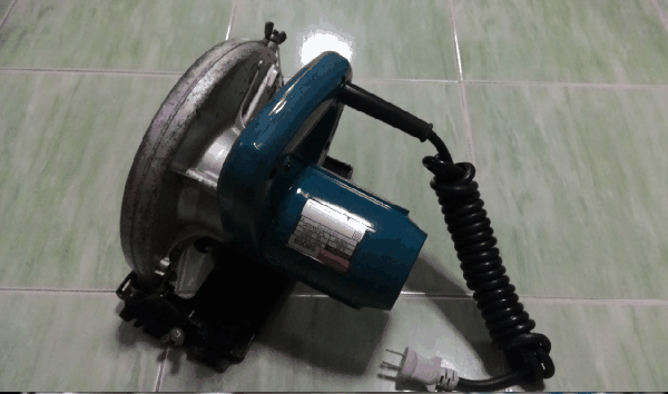 ขายเลื่อยวงเดือน7นิ้ว Makita 5806B.1050W.