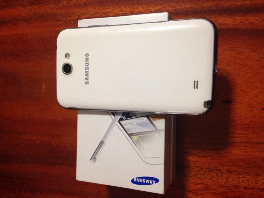 ขาย samsung galaxy note 2 เครื่องสวยๆ อุปกรณ์ครบยกกล่อง ไม่เคยหล่น ขาย 7600 ติดต่อ 0811160919