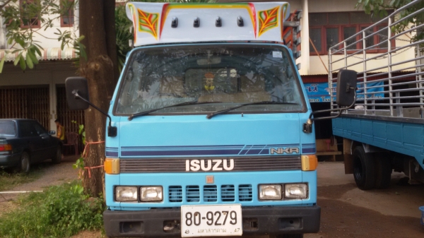 (ร้านรุ่งโรจน์ 082-1057078)ขาย 6 ล้อ ISUZU NKR 110 แรง เกียร์สั้น เครื่องแน่น แห้ง แรงดีสุดๆ แซสซีสวยๆ ไม่ผุ ไม่ดาม รถสวยเจ้าของเดิมใช้งานประจำ รถวิ่งดีขับดีคับ พร้อมโอนทั่วไทย พร้อมใช้งาน (ร้านรุ่งโรจน์ 082-1057078)ขาย 6 ล้อ ISUZU NKR 110 แรง เกียร์สั้น เครื่องแน่น แห้ง แรงดีสุดๆ แซสซีสวยๆ ไม่ผุ ไม่ดาม รถสวยเจ้าของเดิมใช้งานประจำ รถวิ่งดีขับดีคับ พร้อมโอนทั่วไทย พร้อมใช้งาน