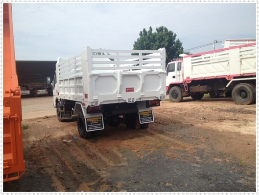 มี ISUZU NPR หัวการ์ตุฯ เครื่อง 135 แรงระบบน้ำมัน กระบะดั้มพ์ดิน ยาว 4.50 เมตร สูง 1.50 เมตร ดั้มพ์ 4 ตัน ยาง 825 ขอบ 16 นิ้ว รถสวยจดทะเบียนแล้วเรียบร้อย ลดราคาต้อนรับปีใหม่ สนใจติดต่อ