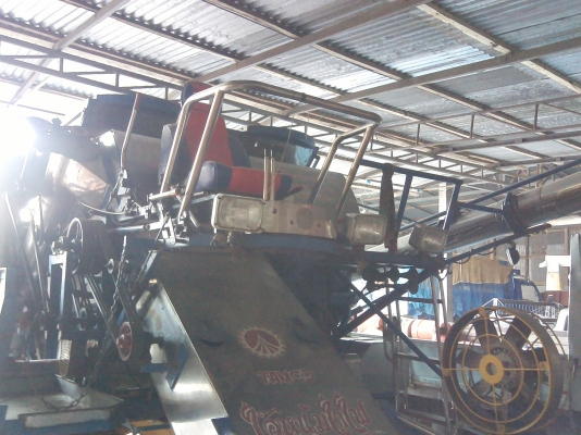 ขายรถเกี่ยวเกษตรพัฒนา ไอ้หนุ่มใวไฟ เครื่อง 6HH1 เทอร์โบว์ ขายรถเกี่ยวเกษตรพัฒนา ไอ้หนุ่มใวไฟ เครื่อง 6HH1 เทอร์โบว์