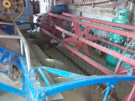 ขายรถเกี่ยวเกษตรพัฒนา ไอ้หนุ่มใวไฟ เครื่อง 6HH1 เทอร์โบว์ ขายรถเกี่ยวเกษตรพัฒนา ไอ้หนุ่มใวไฟ เครื่อง 6HH1 เทอร์โบว์