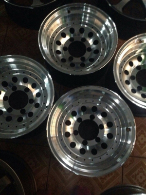 ล้อหยดน้ำขอบ 15 กว้าง 8.5 นิ้ว 6รู139.7