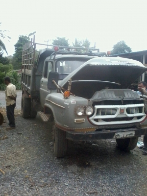 (มี2คัน)๘ษญ") ขายไป จ.ศรีษะเกศ..6ล้อหน้ายาว175แรงและ168แรง..เครื่อง6BG1และEH700 เฟืองท้ายฟูโซ่ พ.เพาเวอร์ มีแอร์ 1 คัน...